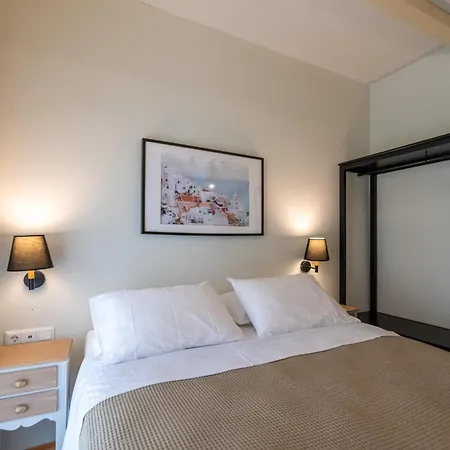 Country - * Kalamáta