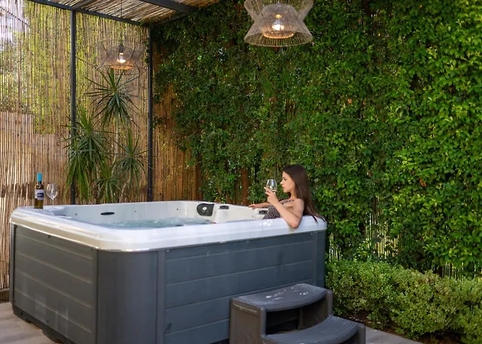 Country - * Kalamata