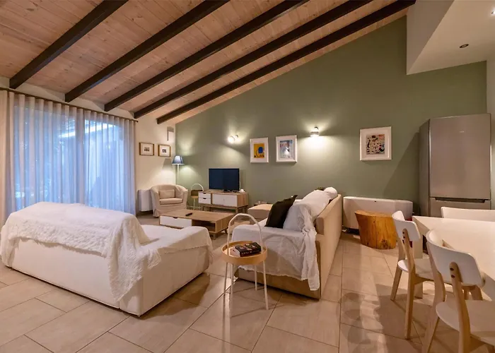 Country - Vila Kalamata