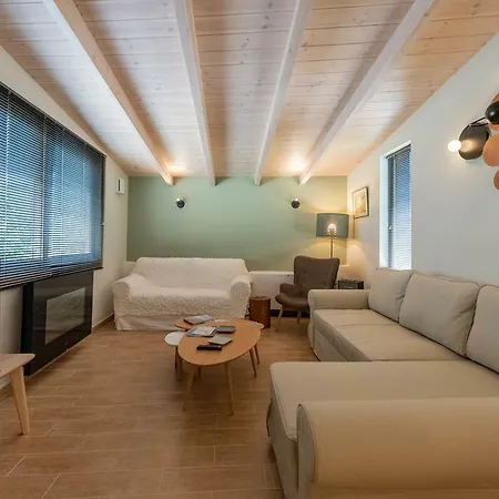 Villa Country - *